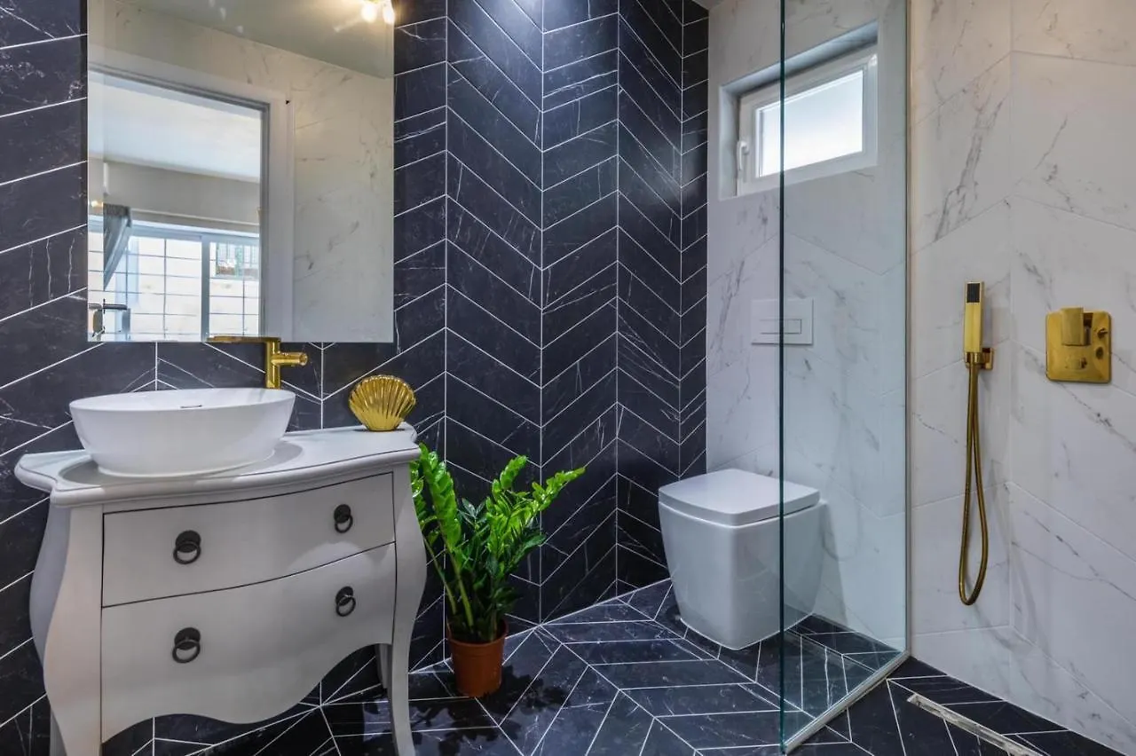New & Unique Apartment - A 5 Minutes Ferry To Capital City Of Valletta Senglea