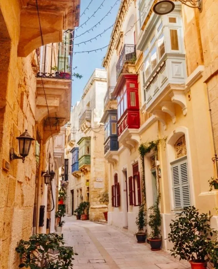New & Unique Apartment - A 5 Minutes Ferry To Capital City Of Valletta Senglea