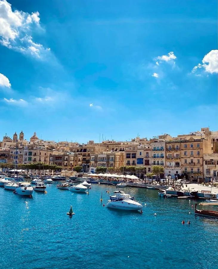 New & Unique Apartment - A 5 Minutes Ferry To Capital City Of Valletta Senglea